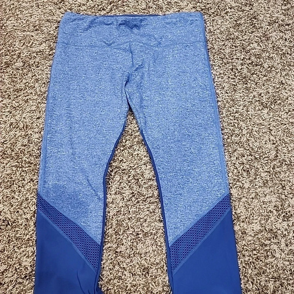 Lorna Jane capri leggings - Picture 3 of 7